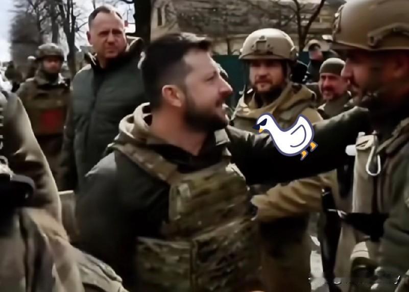 快报！快报！

2025年10月25日，特朗普在卡塔尔多哈与卡塔尔领导人会晤后，