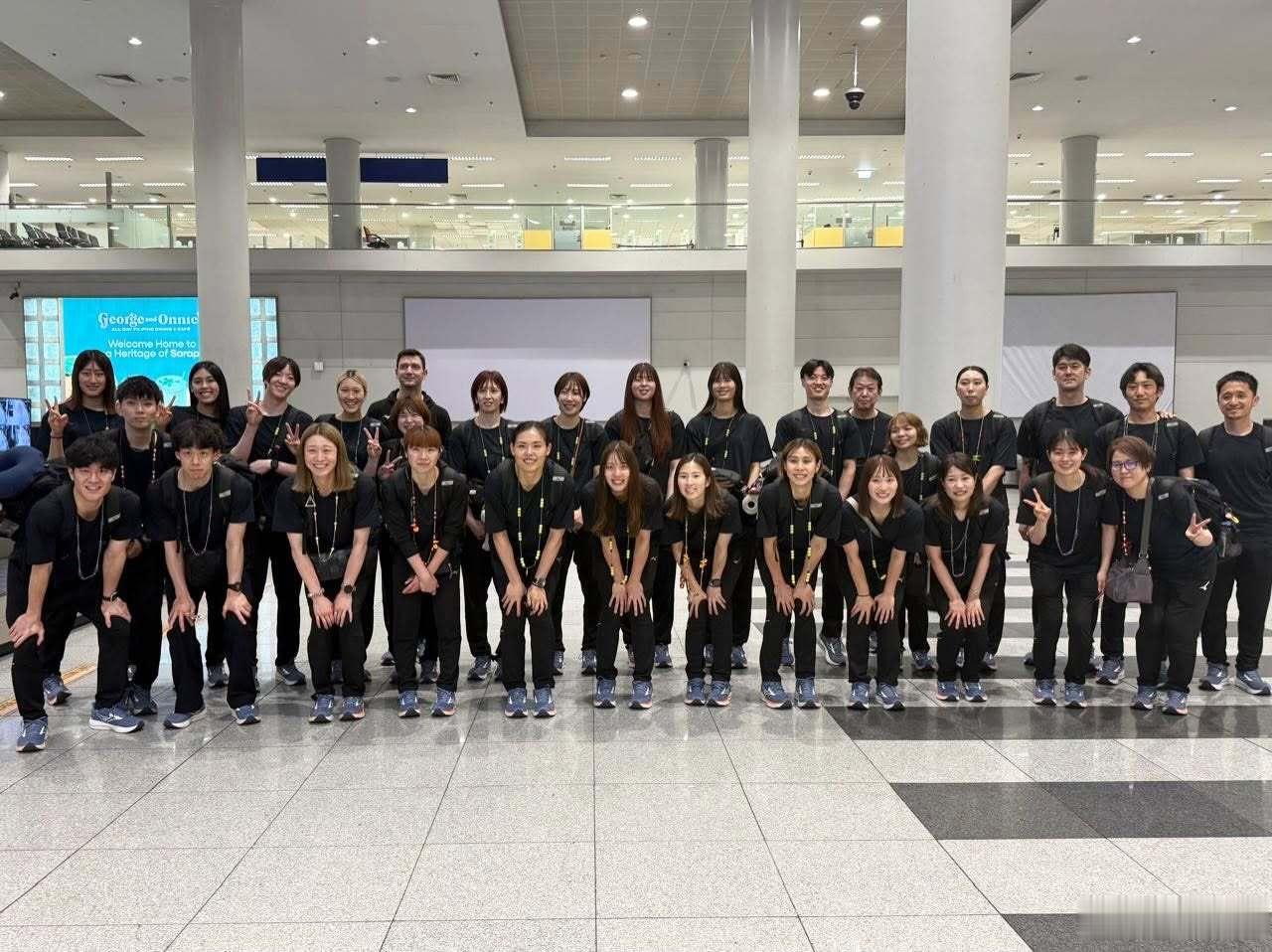 国际排坛动态日本女排日本女排已经抵达菲律宾，准备开启VNL第二周的赛事。第一周，