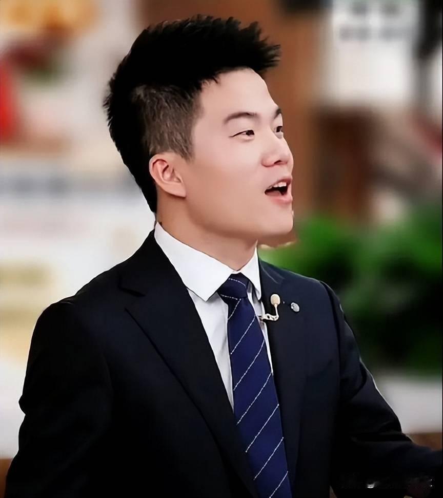 出名有两种方式，一种是出好名，比如董宇辉，凭借出色的口才与朴实无华的气质赢得了大