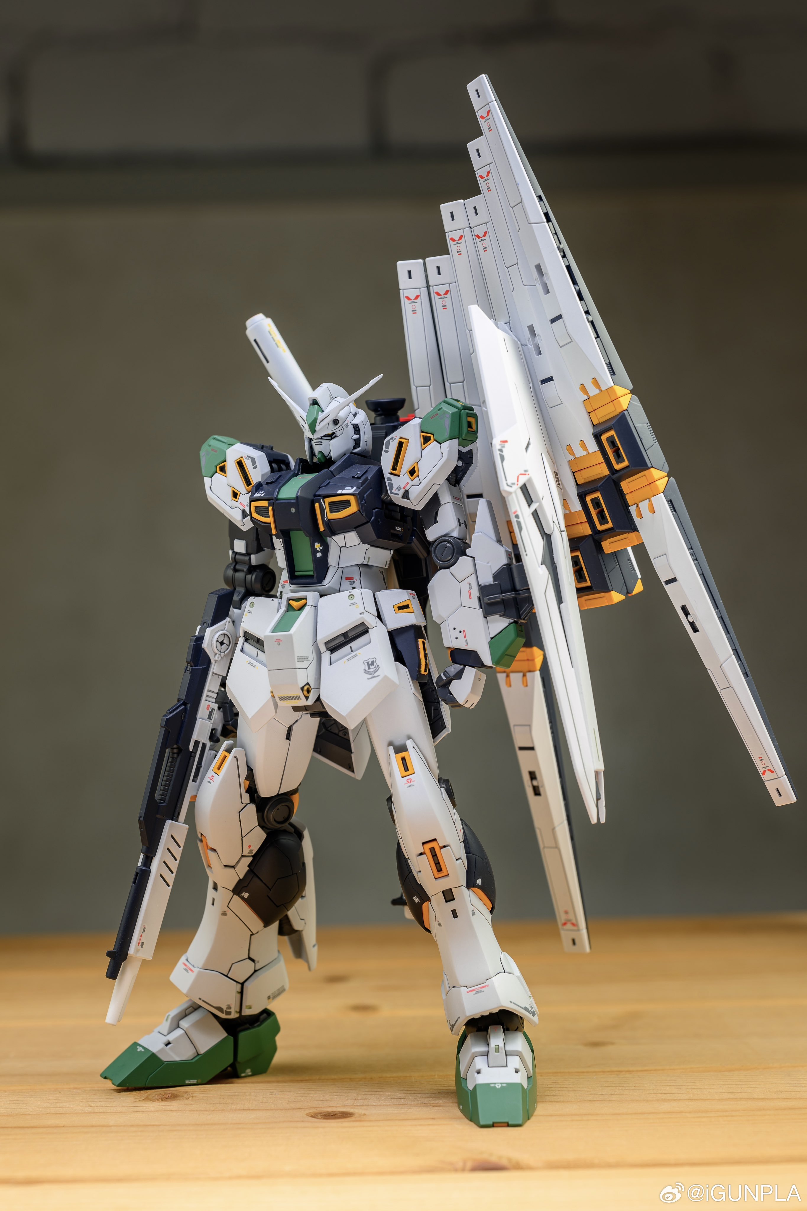 《高达军武大全 45周年纪念 ν高达篇》今日发售高达模型高达模型