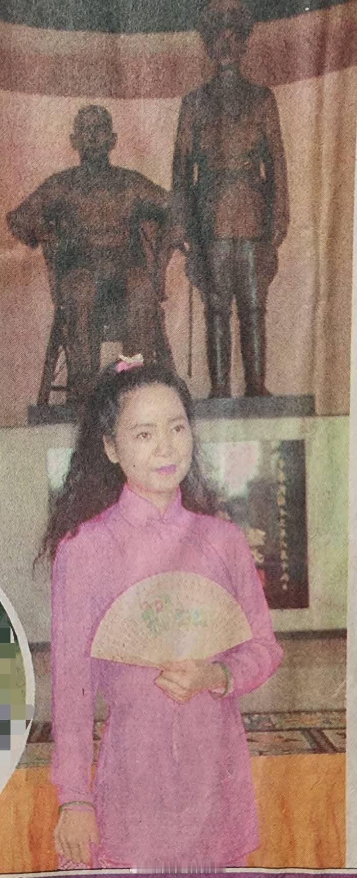 1994年6月11日讯。桃红色的邓丽君更年轻。（联合报）（中国时报）（FB）邓丽