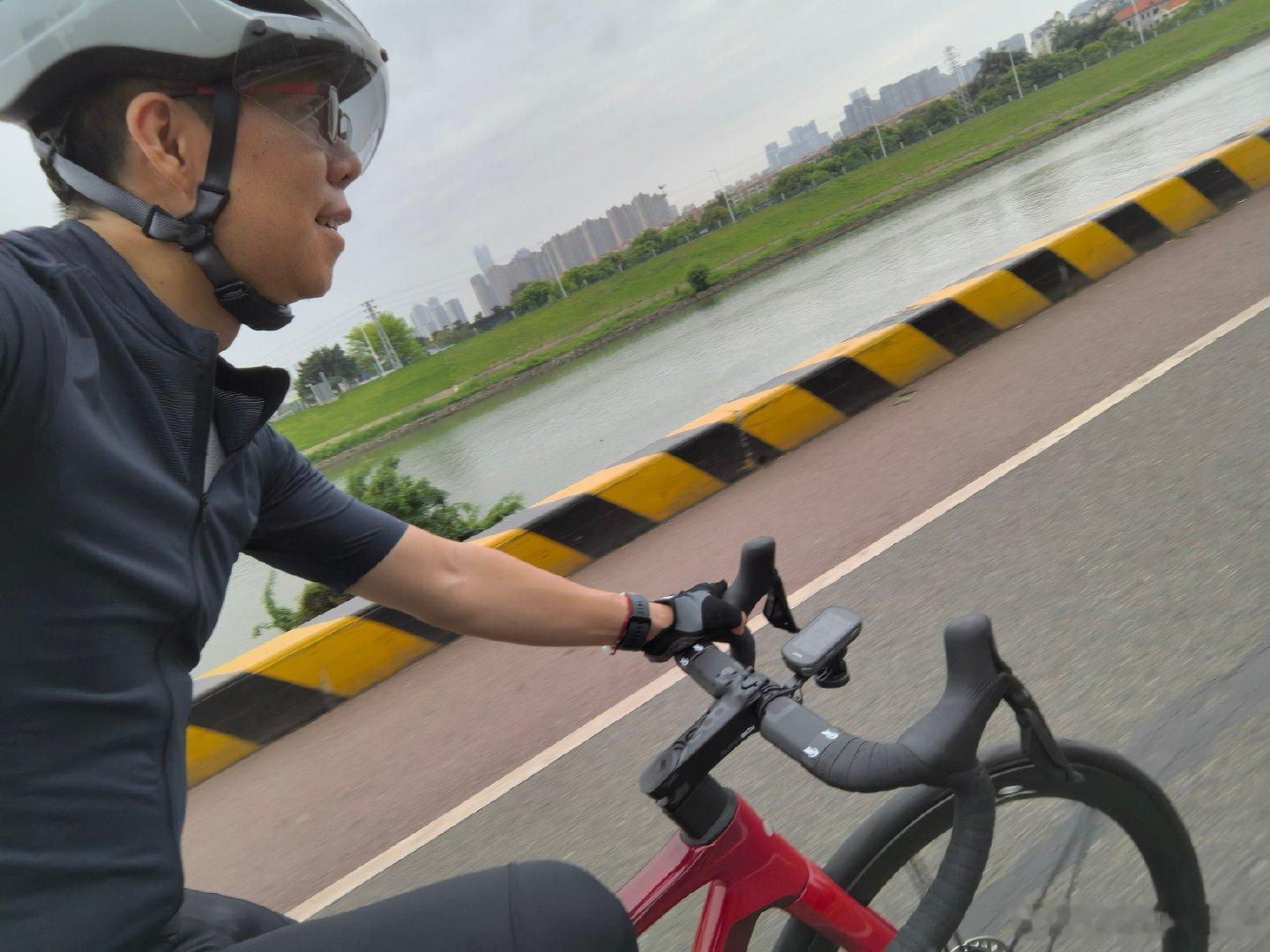 天热了，29℃跟前段时间19℃的体验完全是两码事，每天那个累啊[允悲][允悲] 