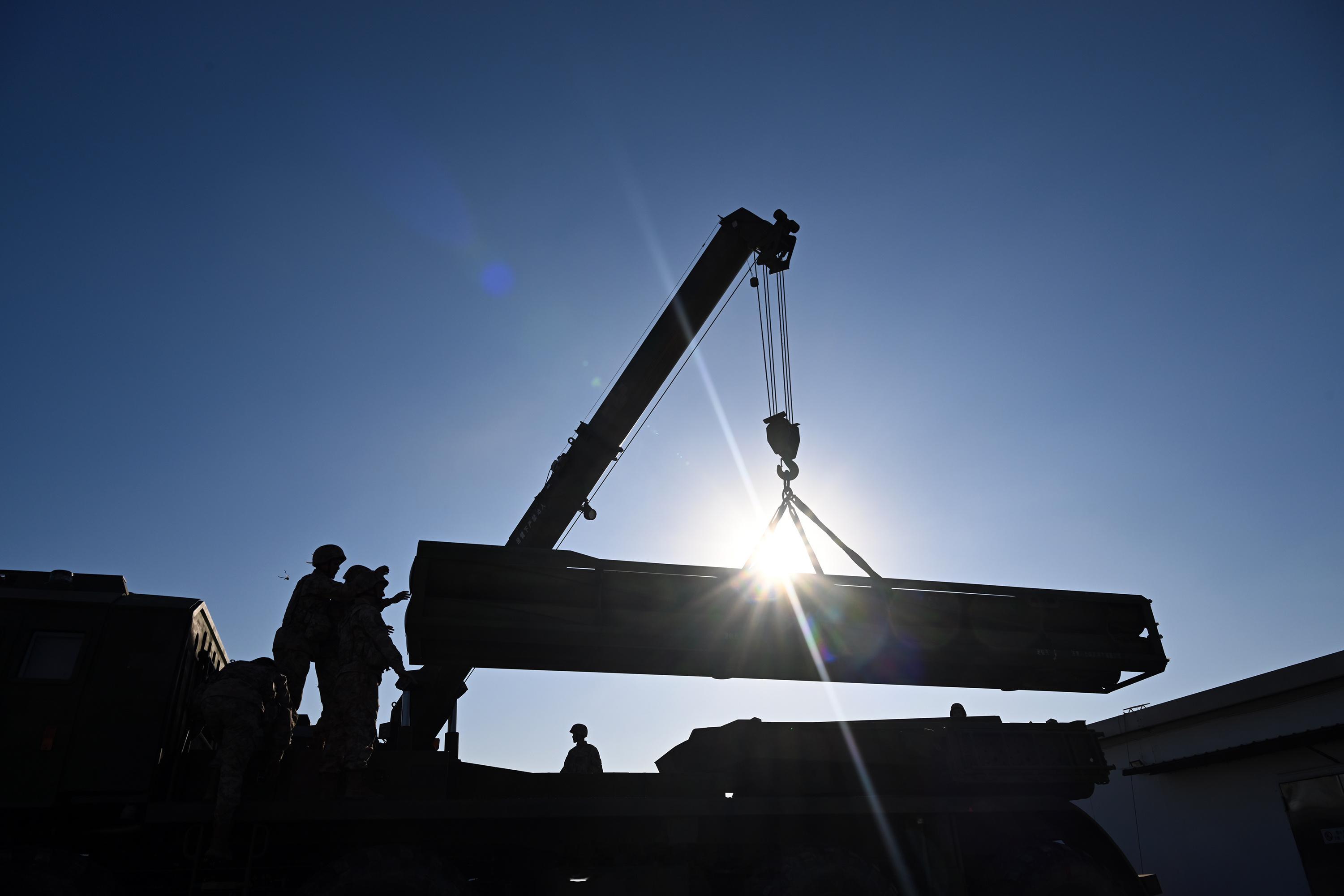 【正义使命2025演习高清大图】2025年12月29日，东部战区位台岛周边开展“