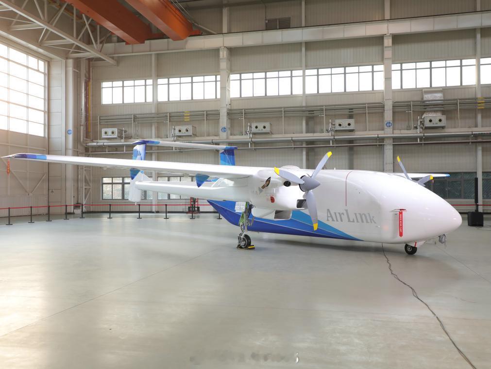 【HH200首架机总装下线 】12月29日，由航空工业西飞民机自主研制的新一代“