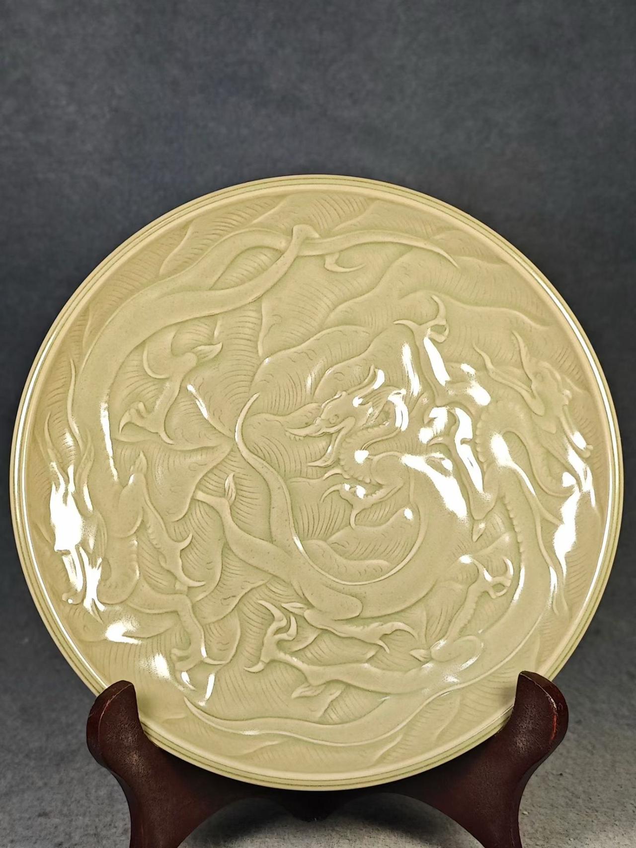 人往高处走,高处有什么?高处有权利，有金钱，有荣华富贵，有压力，有挑战，有各种阴