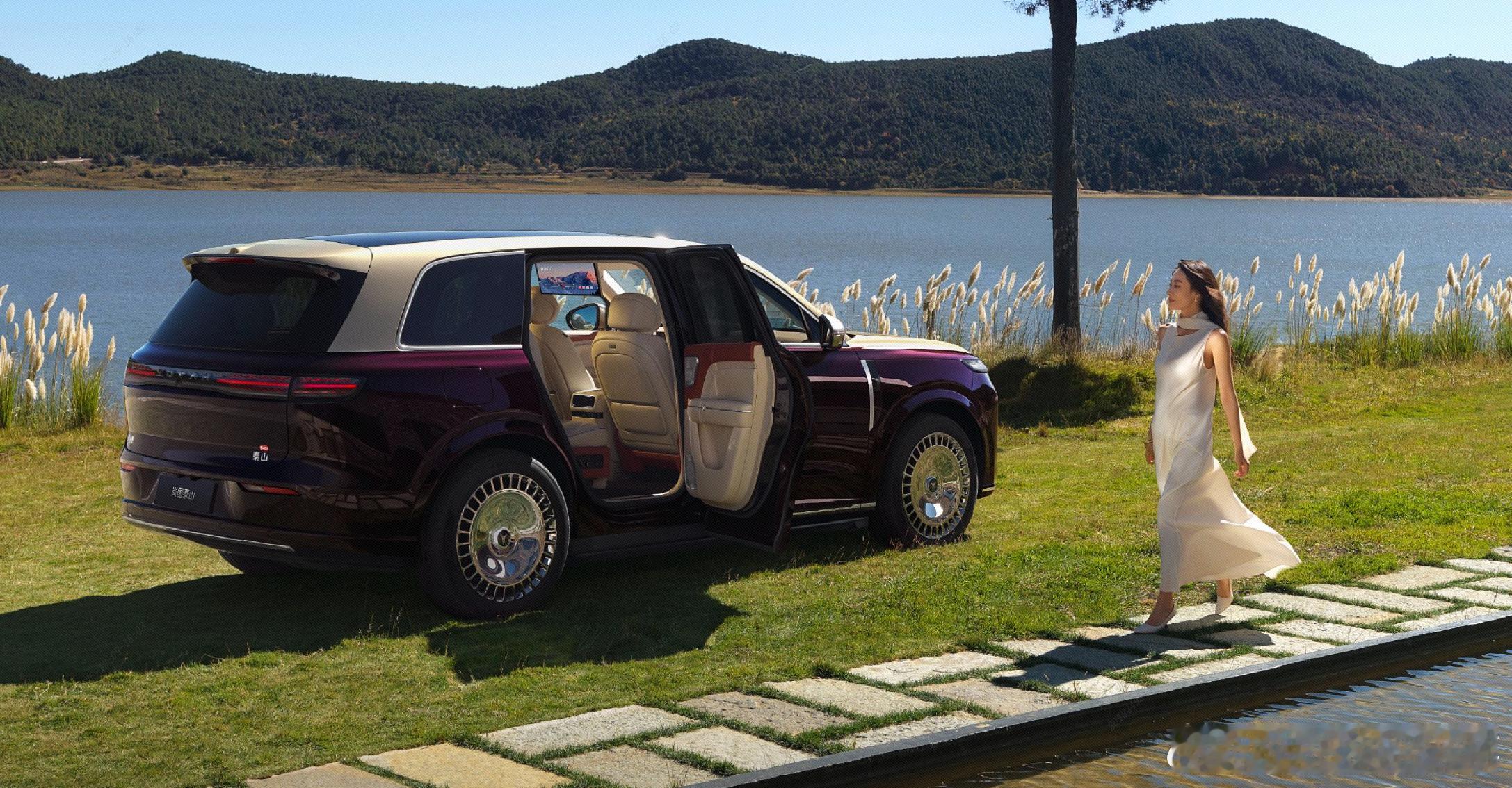 岚图泰山，动态竟然有惊喜。油门调校还是比较舒适的，加速力道来得自然，急加速时候动