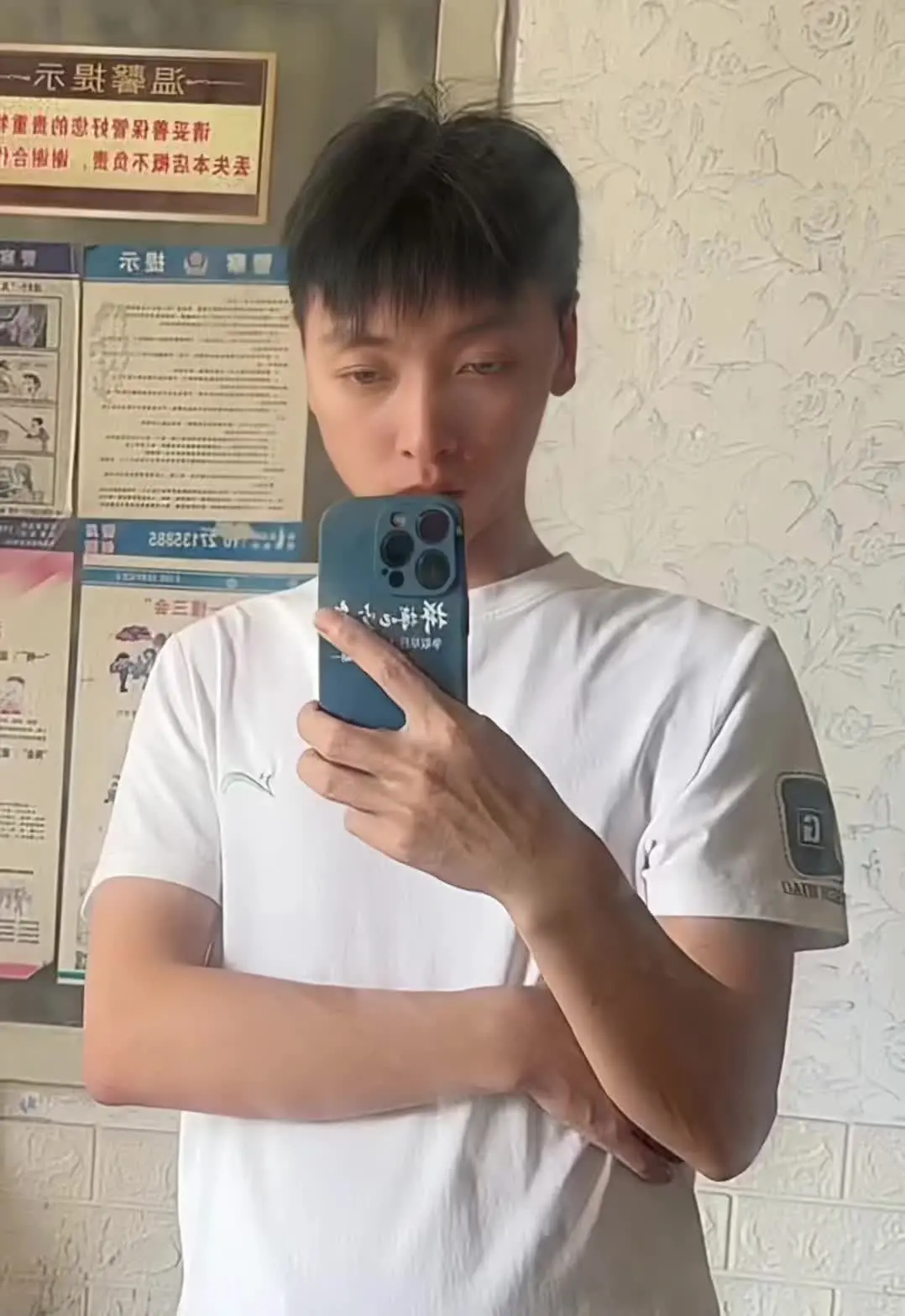一进工厂门，从此断红尘。好久不走这方路～遇见桃花刹不住😊
