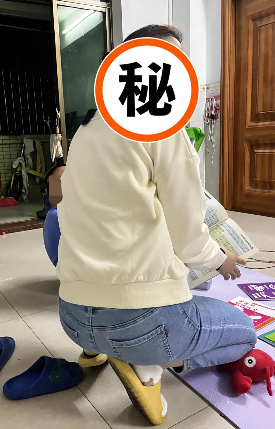 我老婆今年37岁，与我结婚已有12年。在广东东莞的工厂上班，做外贸跟单，工作比较