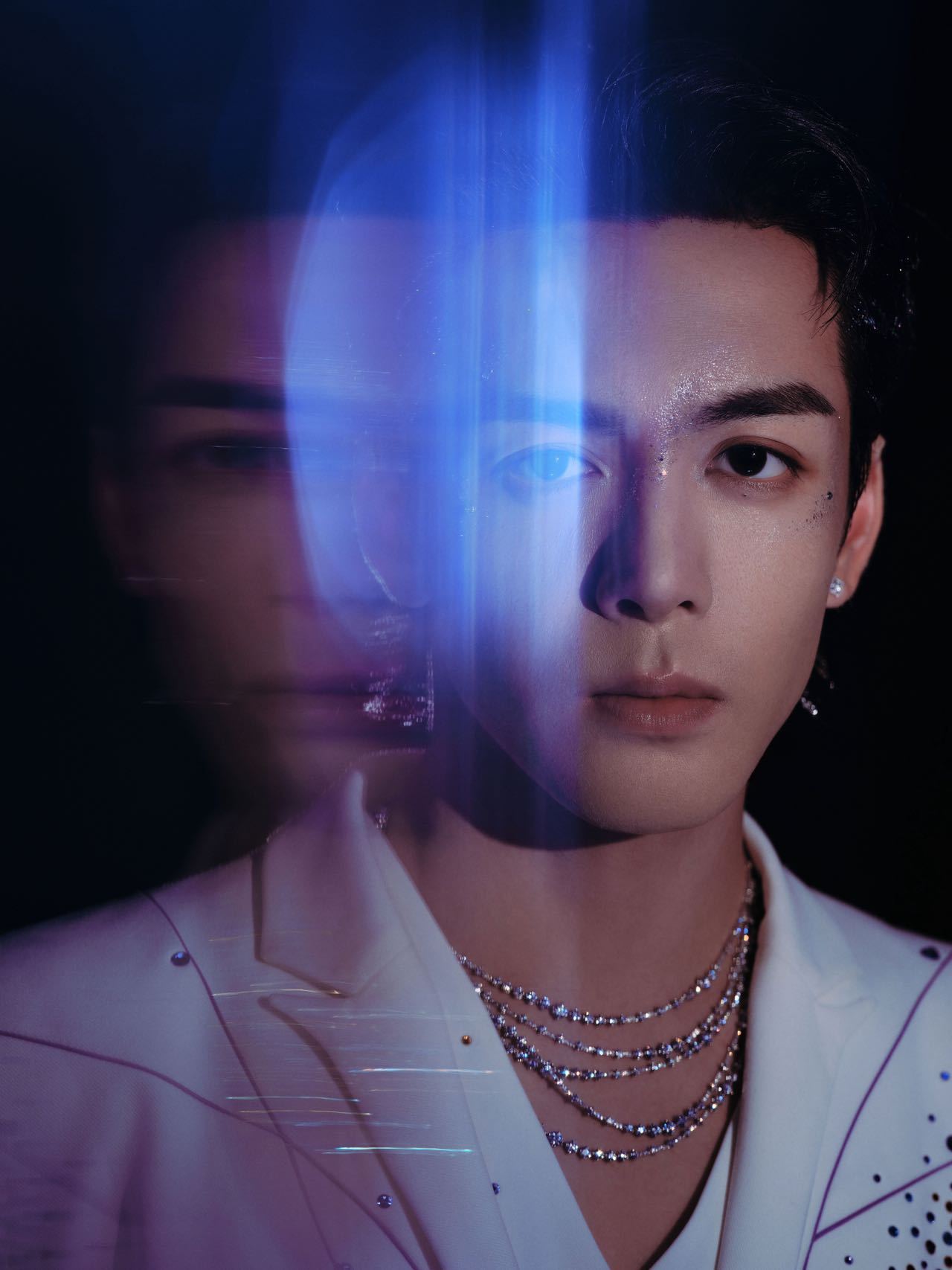 曾舜晞把宇宙星河穿身上！ 没想到星河元素能这么好驾驭