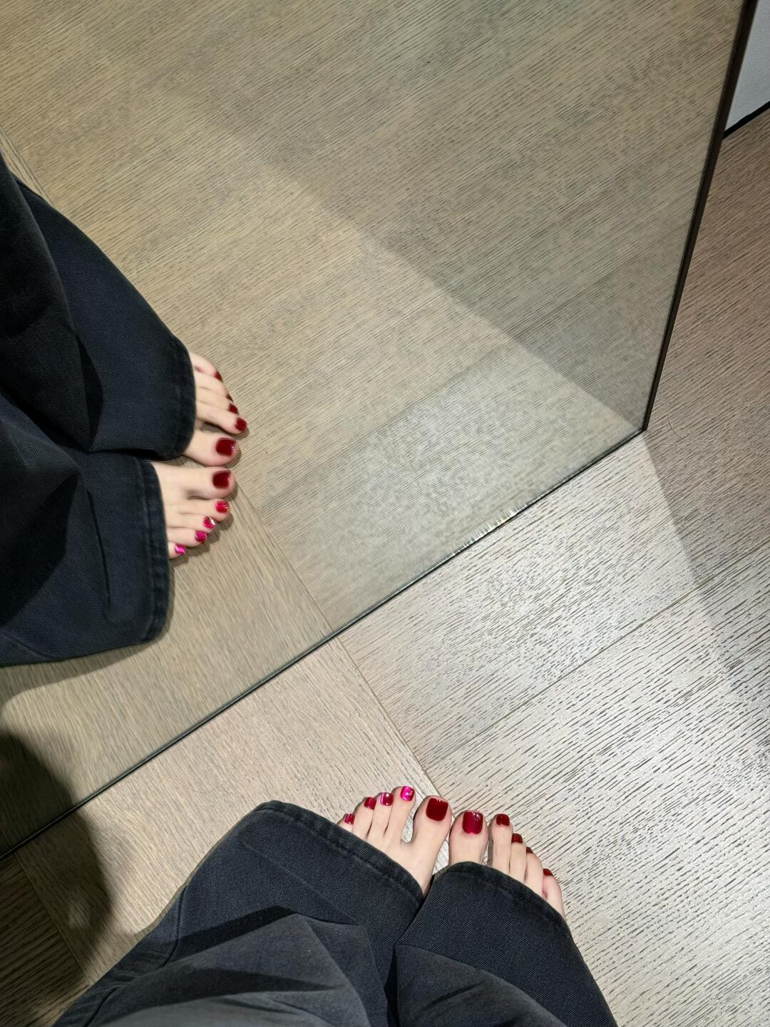 被自己的新美甲可爱到了    北京·北京798艺术区