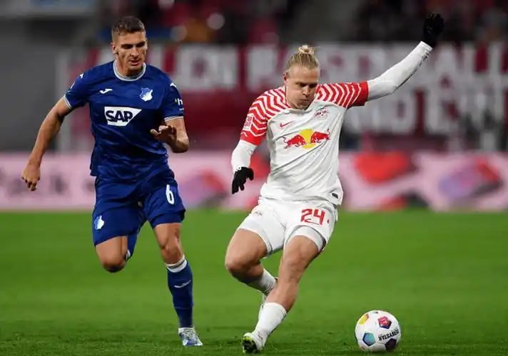 今日继续朝着好的方向出发！作品：热那亚vs乌迪内斯   热那亚坐镇主场，乌迪内斯