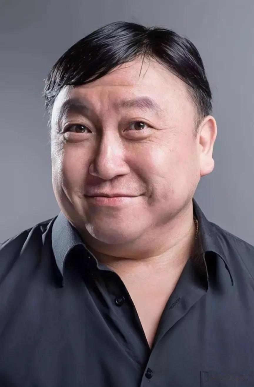 2019年底，一部《叶问四》把甄子丹推到了事业巅峰，此时，王晶导演以迅雷不及掩耳