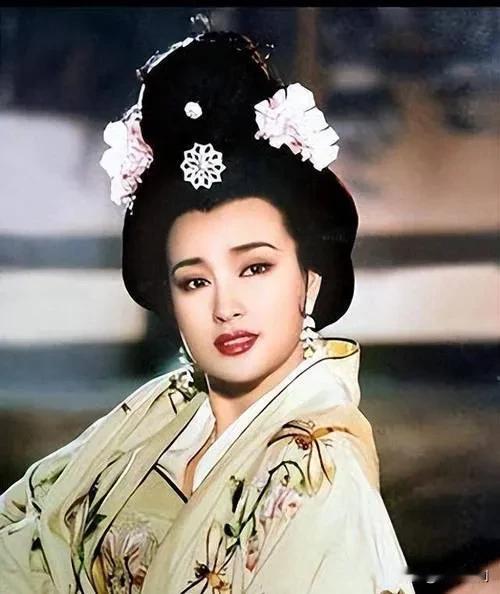 刘晓庆：传奇人生背后的那些事儿，太刺激啦！

哇哦，她的人生就跟坐过山车似的，超