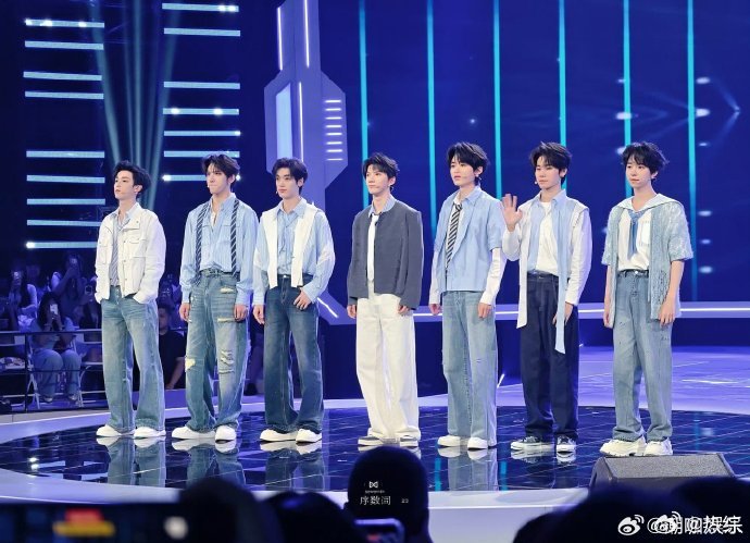 时代少年团长沙发布会生图  时代少年团长沙发布会状态滤镜考验依旧能打，少年们妆容
