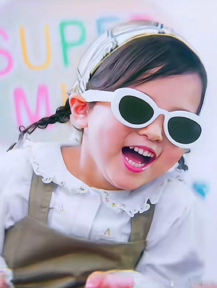 周杰伦昆凌大女儿像妈小女儿像爸 周杰伦大女儿像妈妈小女儿像爸爸 周杰伦女儿殿下 