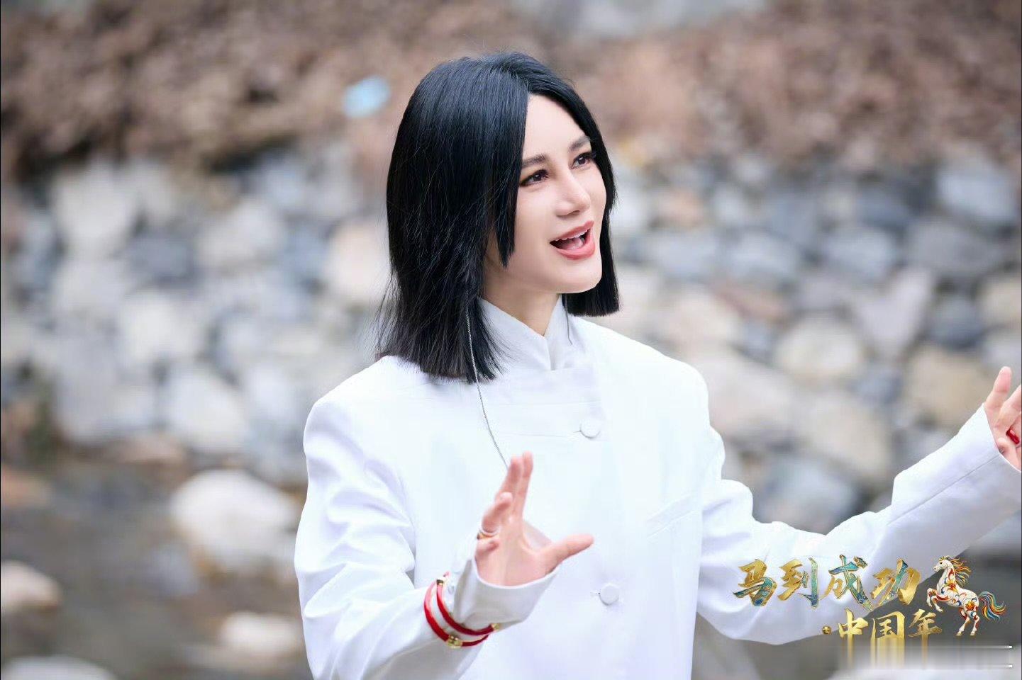 找到了尚雯婕不擅长的事了李佳琦认证：尚雯婕是游戏黑洞，实锤了哈哈哈 