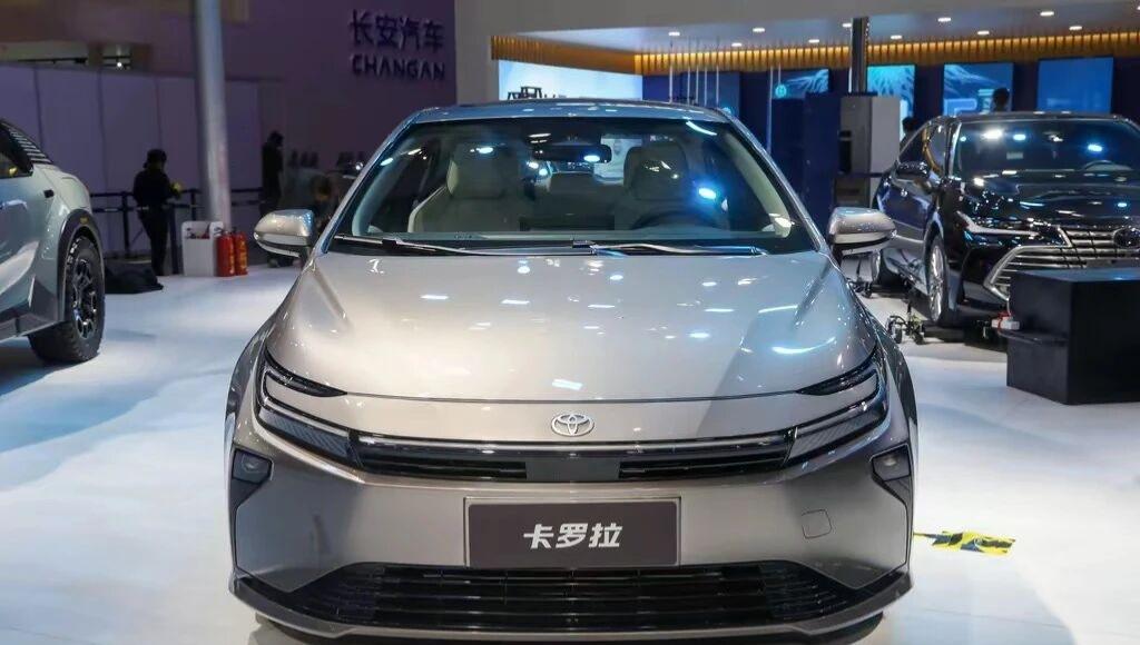 9.9万起抄底亚洲狮尺寸！新款卡罗拉拼了，还能重回销量巅峰吗？作为全球燃油车销量