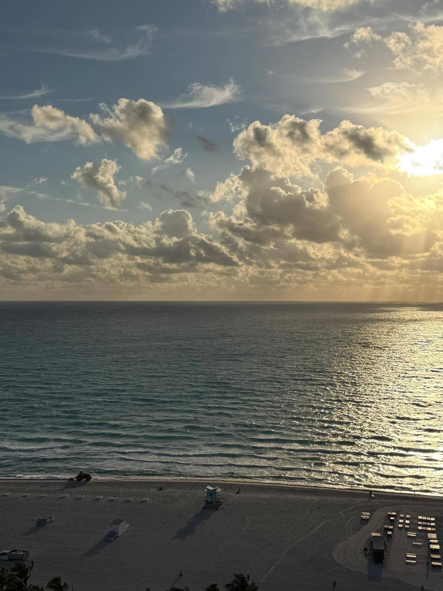 【仪式感拉满】👩❤️👨属于两个人的情人节﻿ ﻿ 来自安东内拉社媒更新⤵️梅西