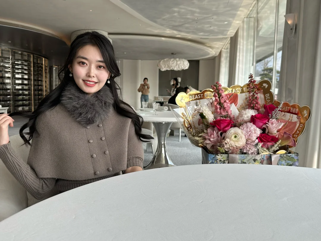 在黑天鹅法餐过生日～罗红摄影馆