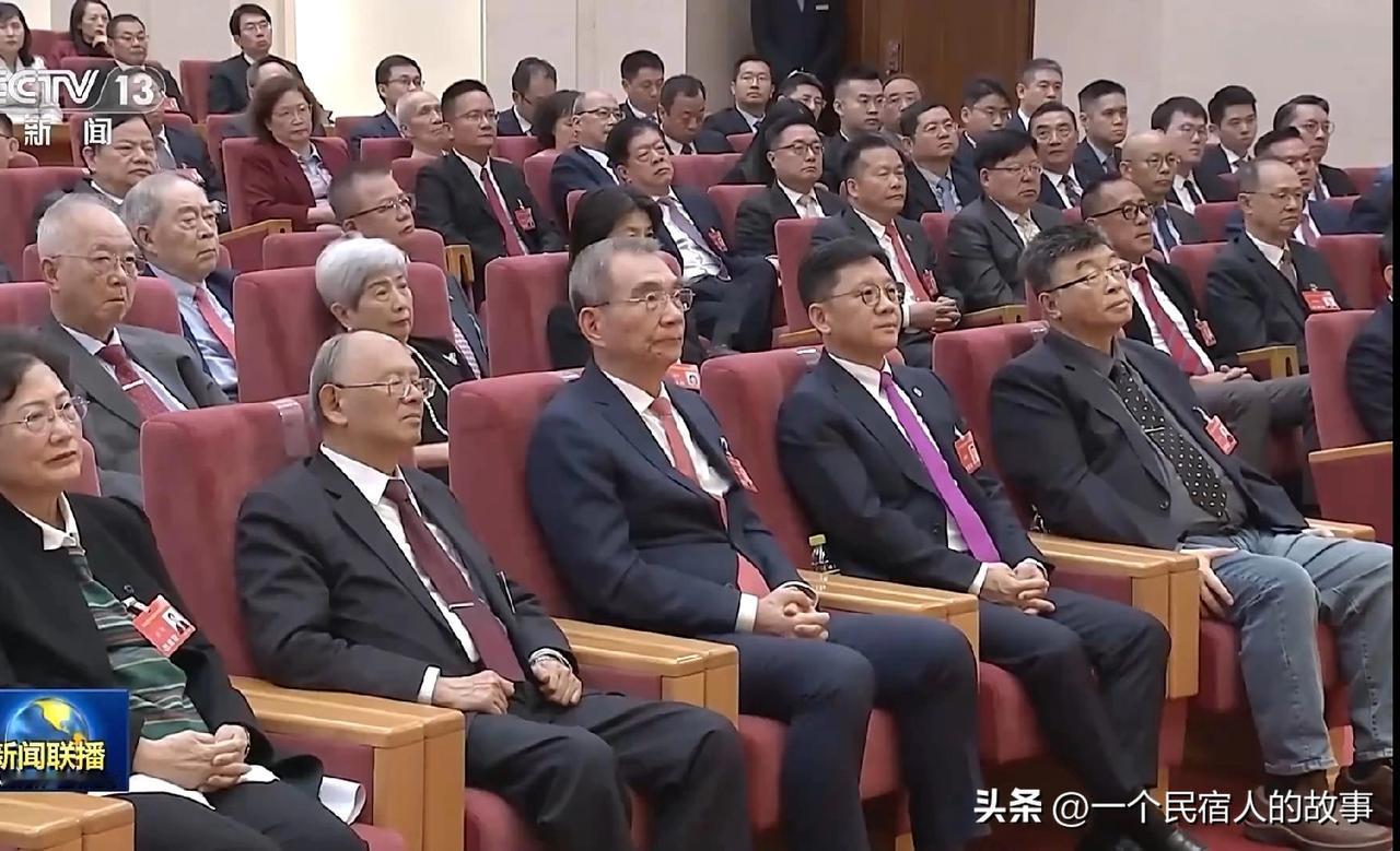 邱毅、苑举正、王丰上《新闻联播》了！
昨天是中国抗战胜利从日本收回台湾80周年的