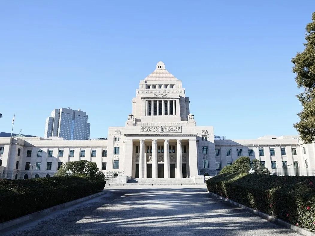“和平国家” 到加速向军事国家蜕变：日本的现实与历史镜鉴
二战战败之后，日本在和