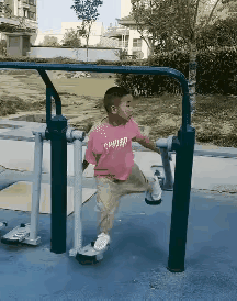 孩子特会玩儿的背后，必有心大的爷爷奶奶或姥姥姥爷。
