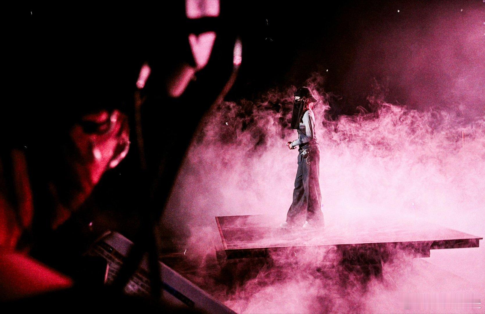 黄霄雲全开麦有效拼盘黄霄雲无垫音纯实力，把拼盘唱成个人专场，这唱功太顶了！ 