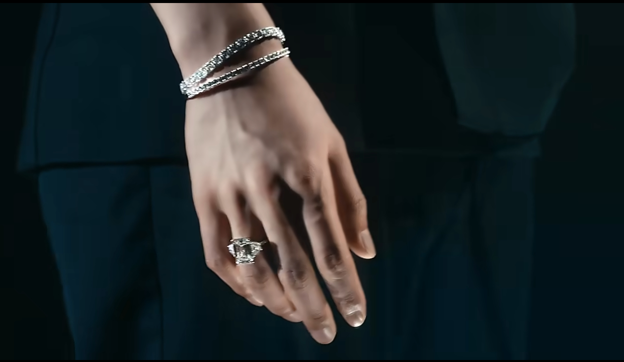 天然钻石 生而不凡 注定瞩目天然钻石  💎 上海钻石交易所 x 邓为「天然钻石