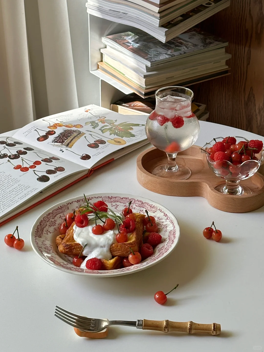 一份初夏限定的法式吐司🍒