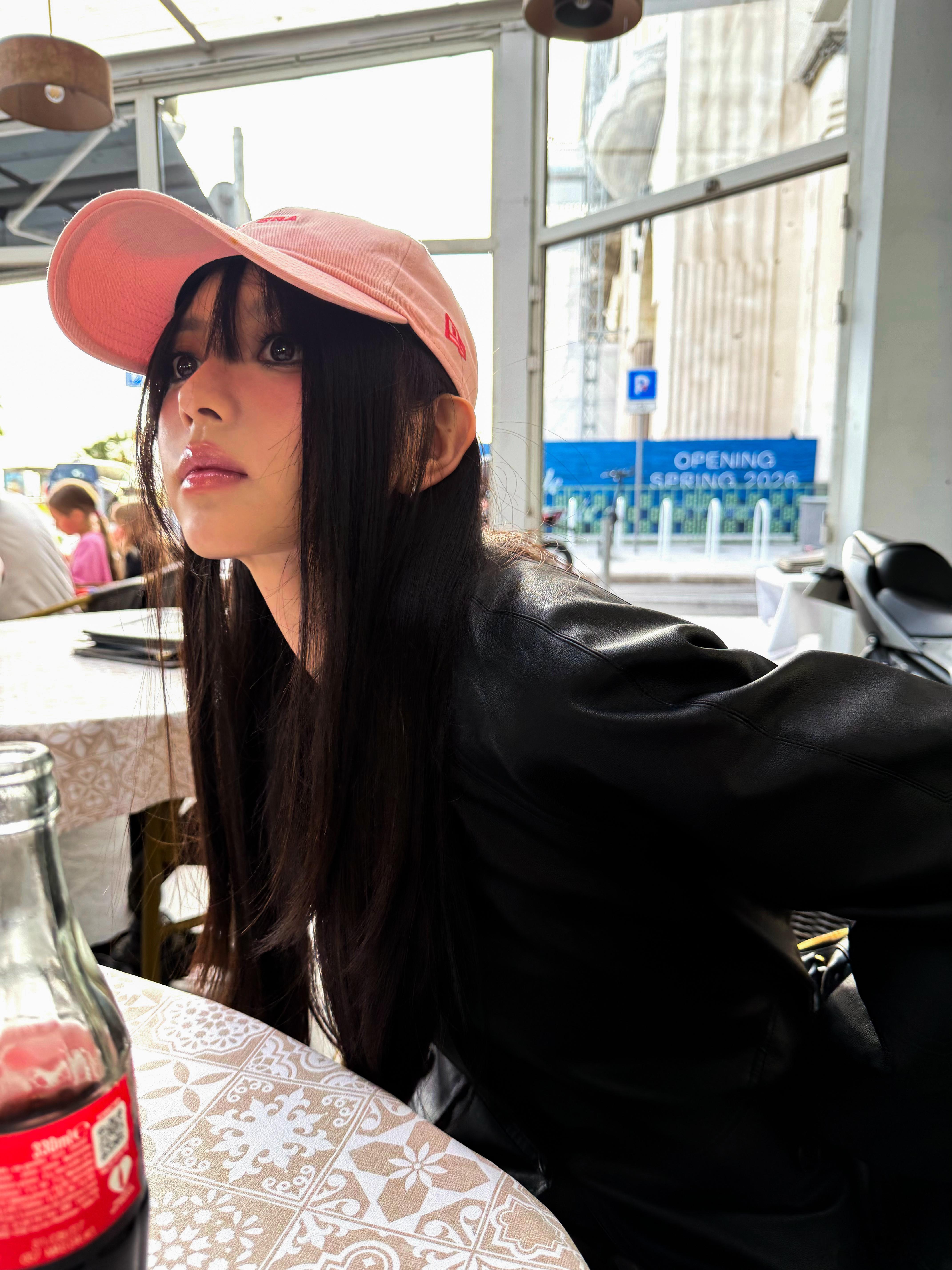 很讨厌高奢对于华人代言人的妆容设计不 是压根没设计就是套用高鼻梁的模板反正我夸不