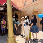 新加坡偶遇唐嫣罗晋一家三口家人们，今天必须来跟大家分享一件超让人兴奋的事儿！有网