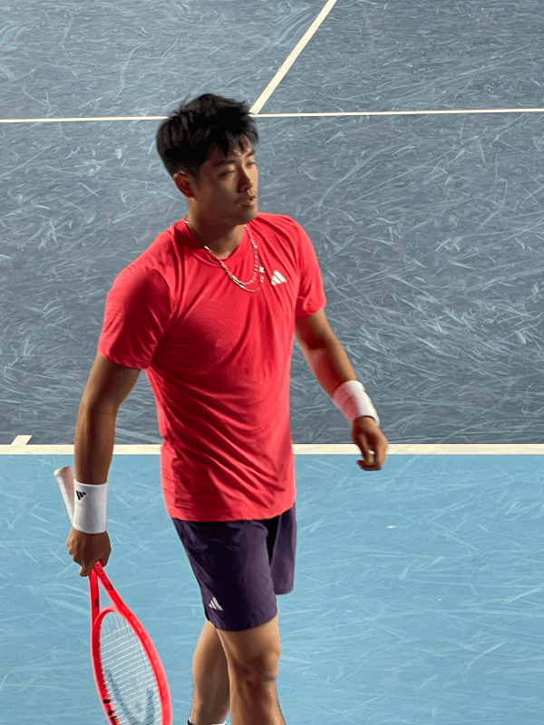 ATP香港站：吴易昺1-2不敌卢布列夫，无缘晋级男单八强