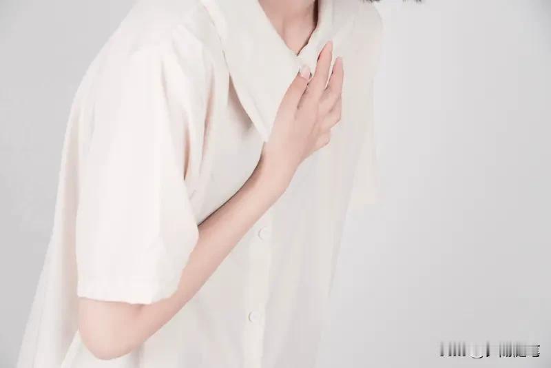 胸闷气短呼吸困难，不一定就是植物神经紊乱。植物神经紊乱确实可能导致这些症状，它会