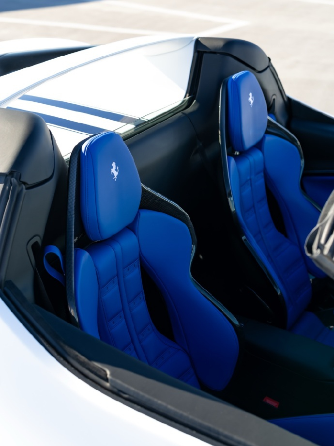 敞篷超跑天花板来了！法拉利296 GTS也太会撩了14秒开合硬顶+830马力混动