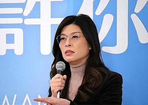 为娃拒当炮灰！铁娘子郑丽文赴陆，戳破台独政客虚伪面具
 
这些年台海总被外媒炒成