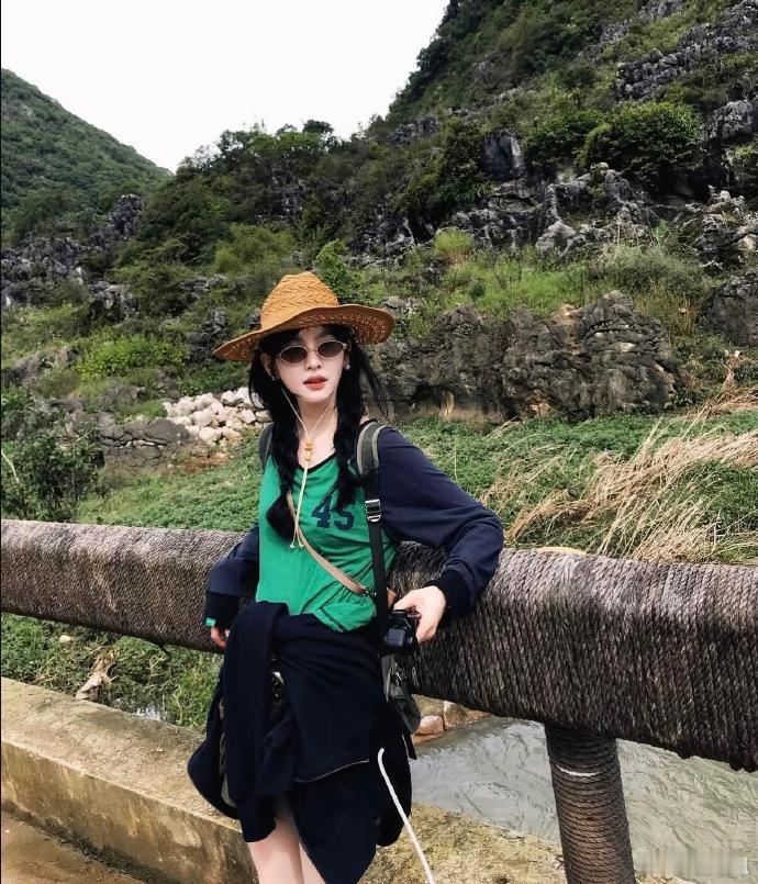 章若楠旅游拍照模板内娱拍照请向章若楠学习 同样是旅游拍照，她怎么拍得这么干净温柔