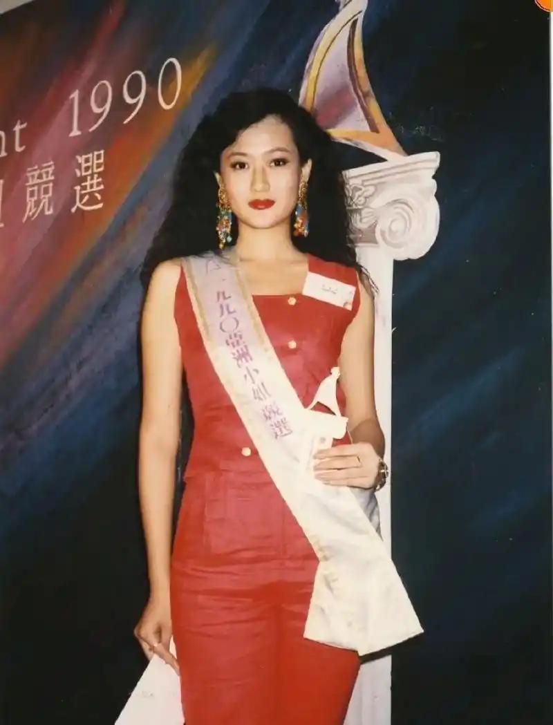 2002年陈宝莲从24楼一跃而下，留下了一个才出生20多天的男婴，葬礼上，曾志伟