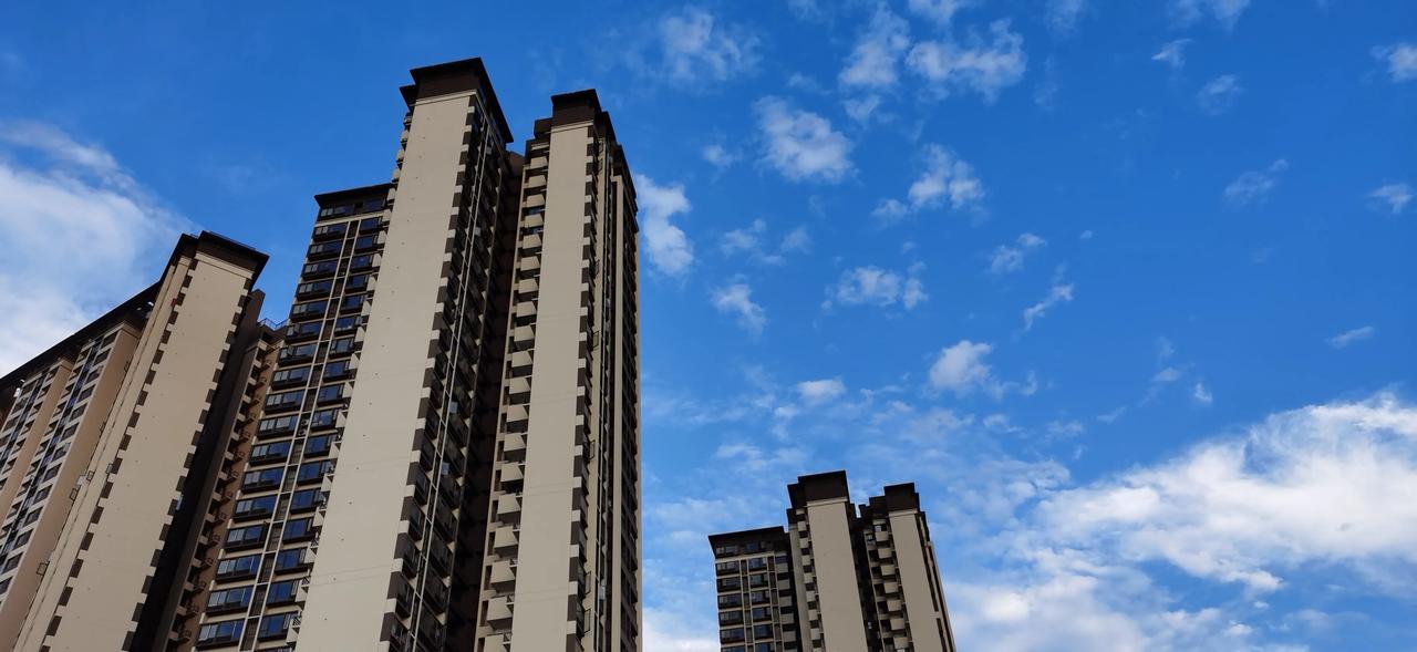 #随手拍风景#分享几张随手拍得的手机相片。哪里的都有，南宁的，昆明的，曲靖的，佛