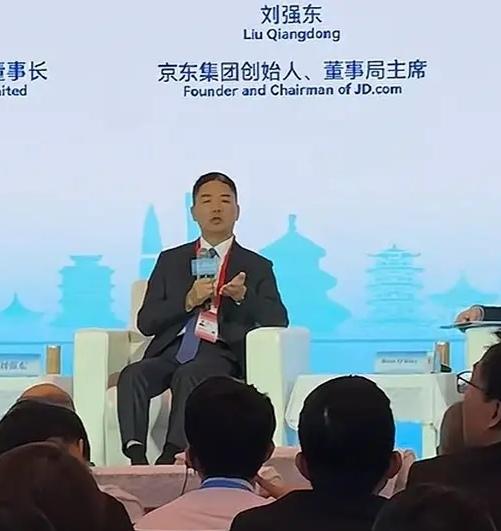 刘强东提前布局，让麾下70万快递员学修机器人…
京东机器人战略 快递员机器人 智