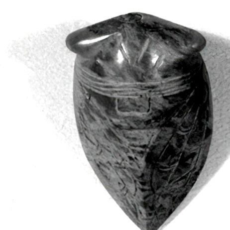 高古玉 从文化期，红山开始一直到明清，蝉形象始终没有断过档。古代帝王喜欢，传入民