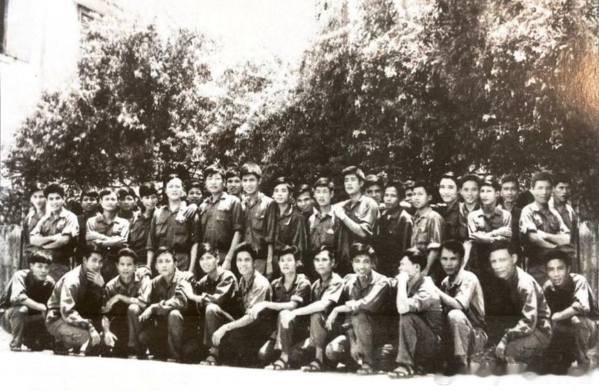 1974年7号公路Bến Cát战役立下战功的越军官兵，右一是第1团副团长兼政委