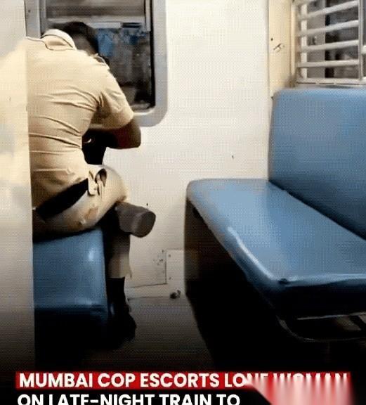 刷到个视频，给我看沉默了。
深夜，几乎空荡荡的车厢，一个姑娘独自坐着。不远处，一