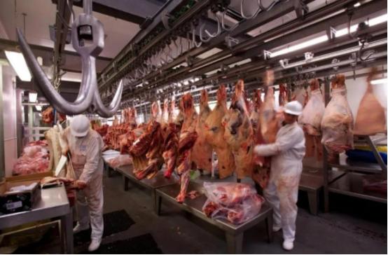 阿根廷牛肉为何要漂洋过海一万多公里，低价端上中国人的餐桌？答案并不浪漫：在它自家