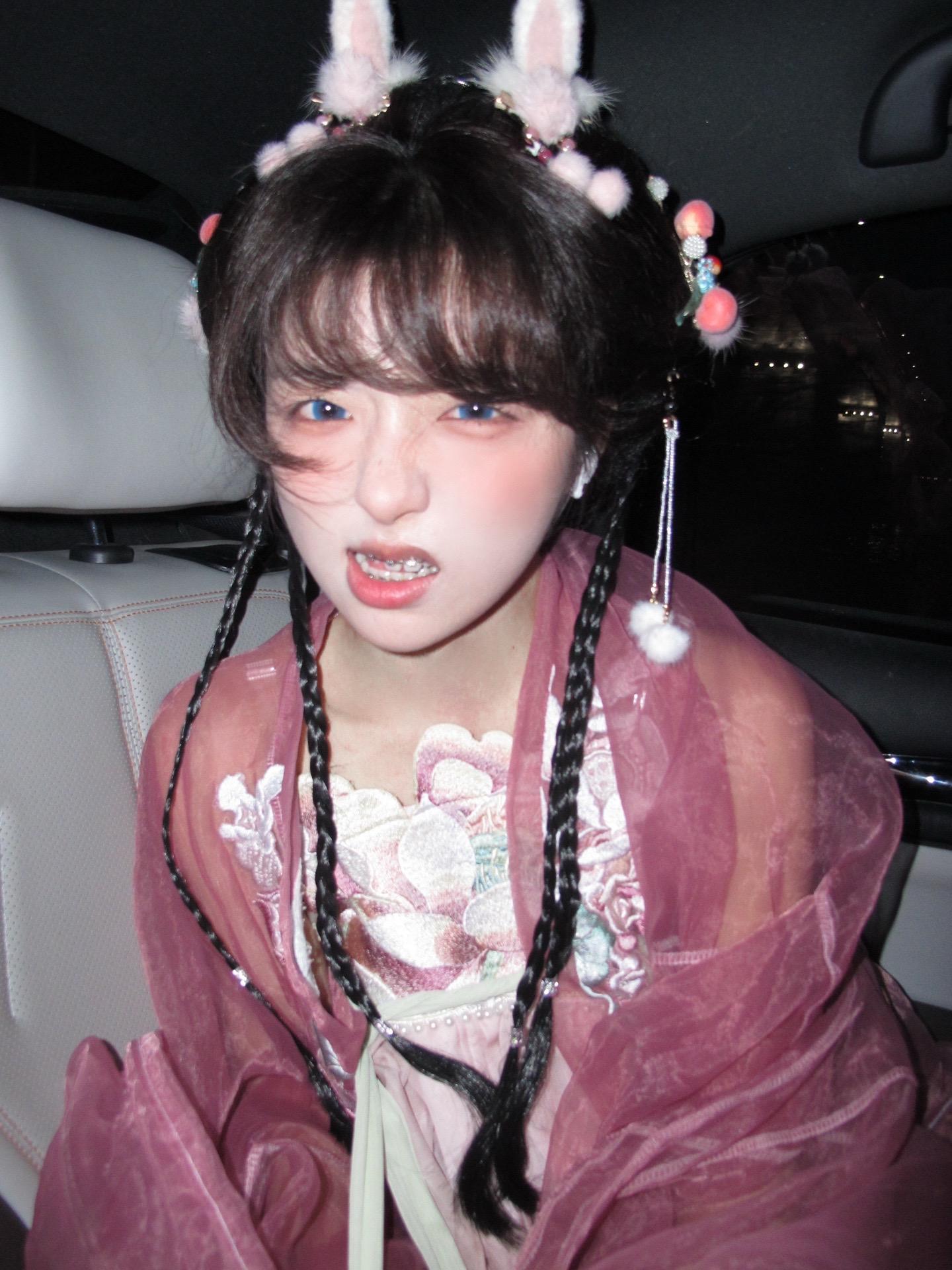 我们兔子急了也是会咬人的