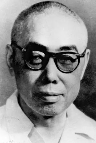 1968年，被开除党籍的国歌词作者田汉，在狱中结束了70载的生命，过了7年，他的