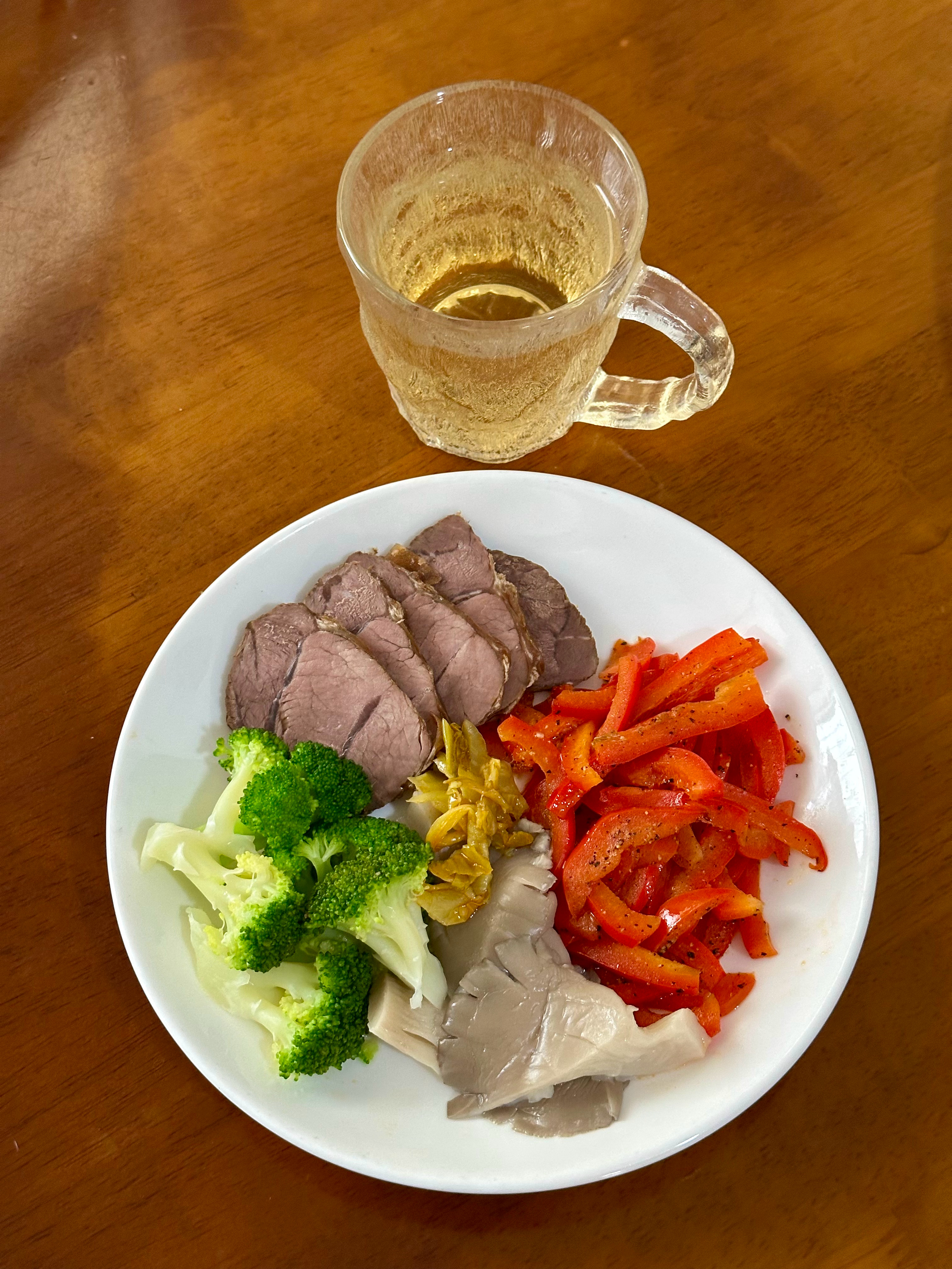 嗨呀，煎下甜椒再撒点黑胡椒，夜饭搞定。 成都
