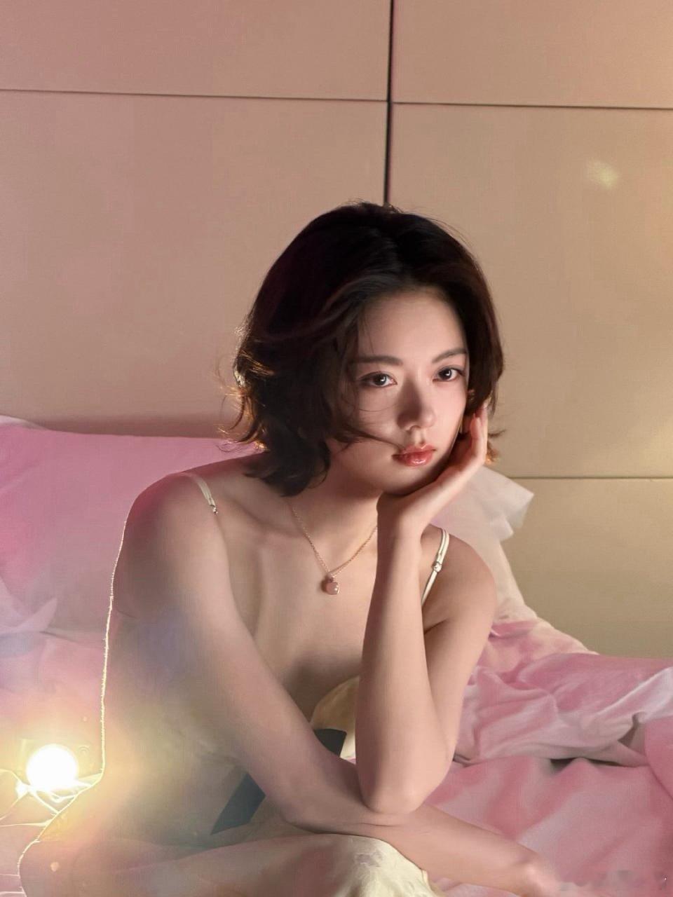 恭喜赵今麦娇兰升title🎉皮肤状态满分💯大气优雅法国娇兰护肤代言人赵今麦