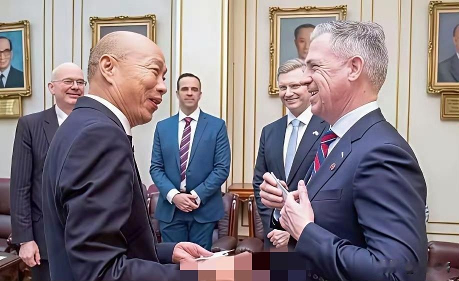 郑丽文此次赴大陆的和平之旅，以极大的勇气再次为两岸和平鼓与呼，赢得了两岸同胞的高