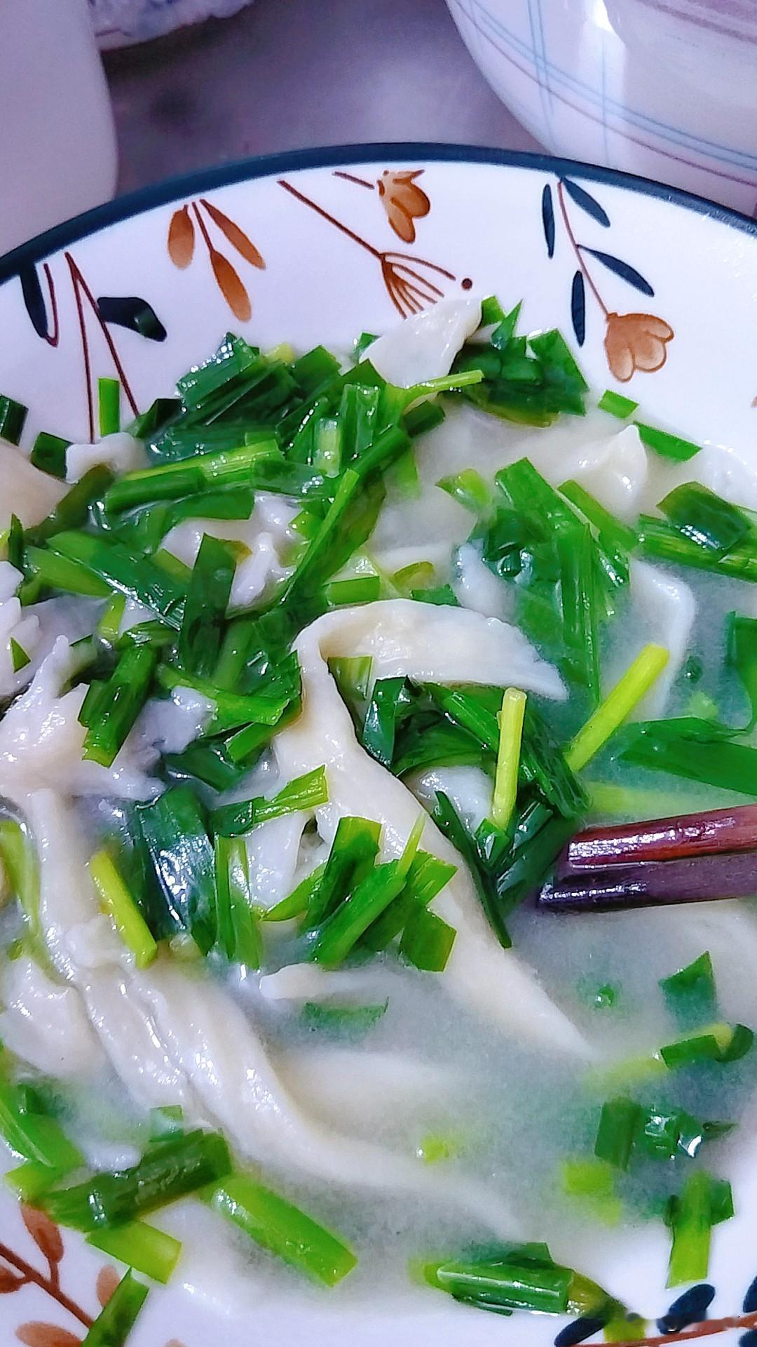 炒股大跌时以前满仓，现在只看着。

从4月开始股市大跌时不敢大胆加仓，只敢加几千