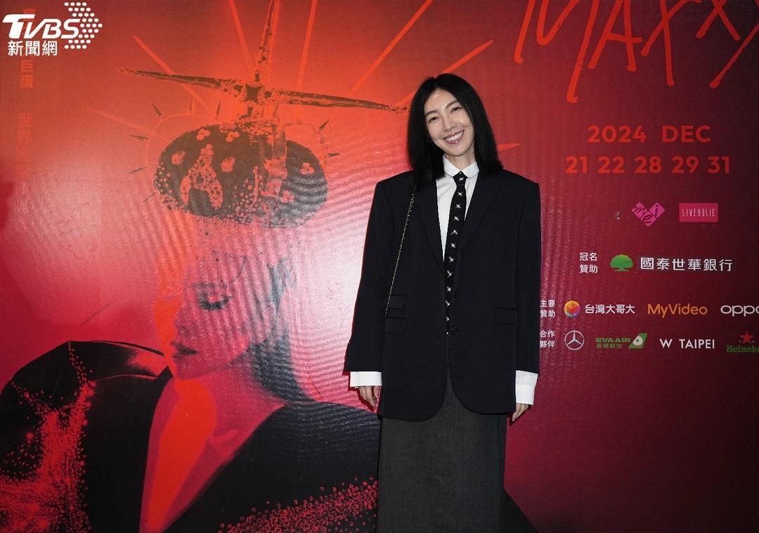 杨谨华、Ella 今天去看张惠妹大巨蛋演唱会啦 